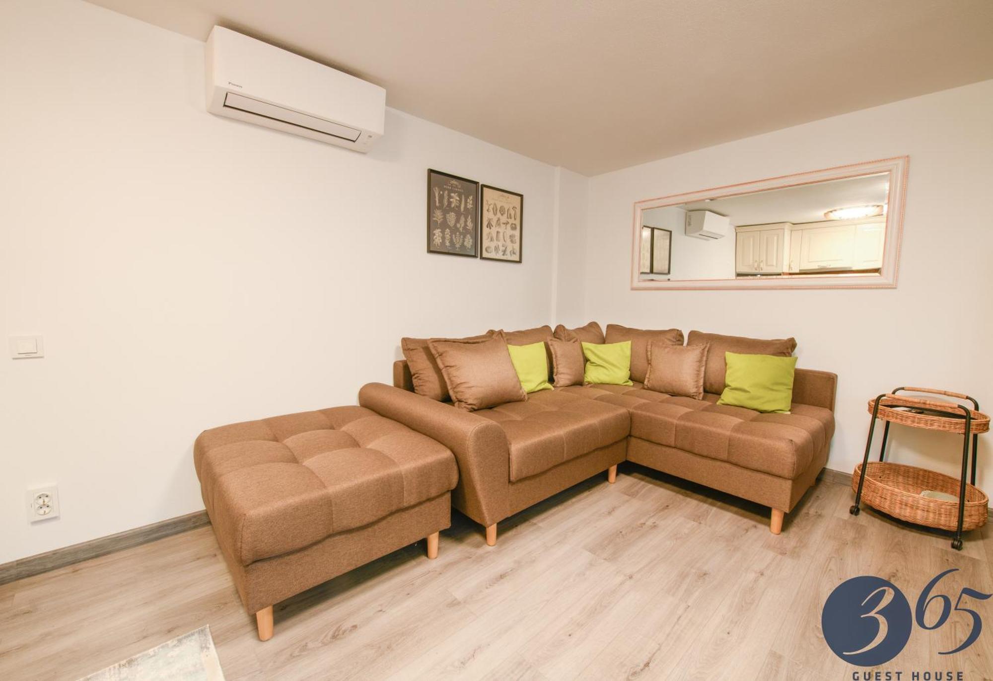 365 Guest House Хунедоара Екстер'єр фото