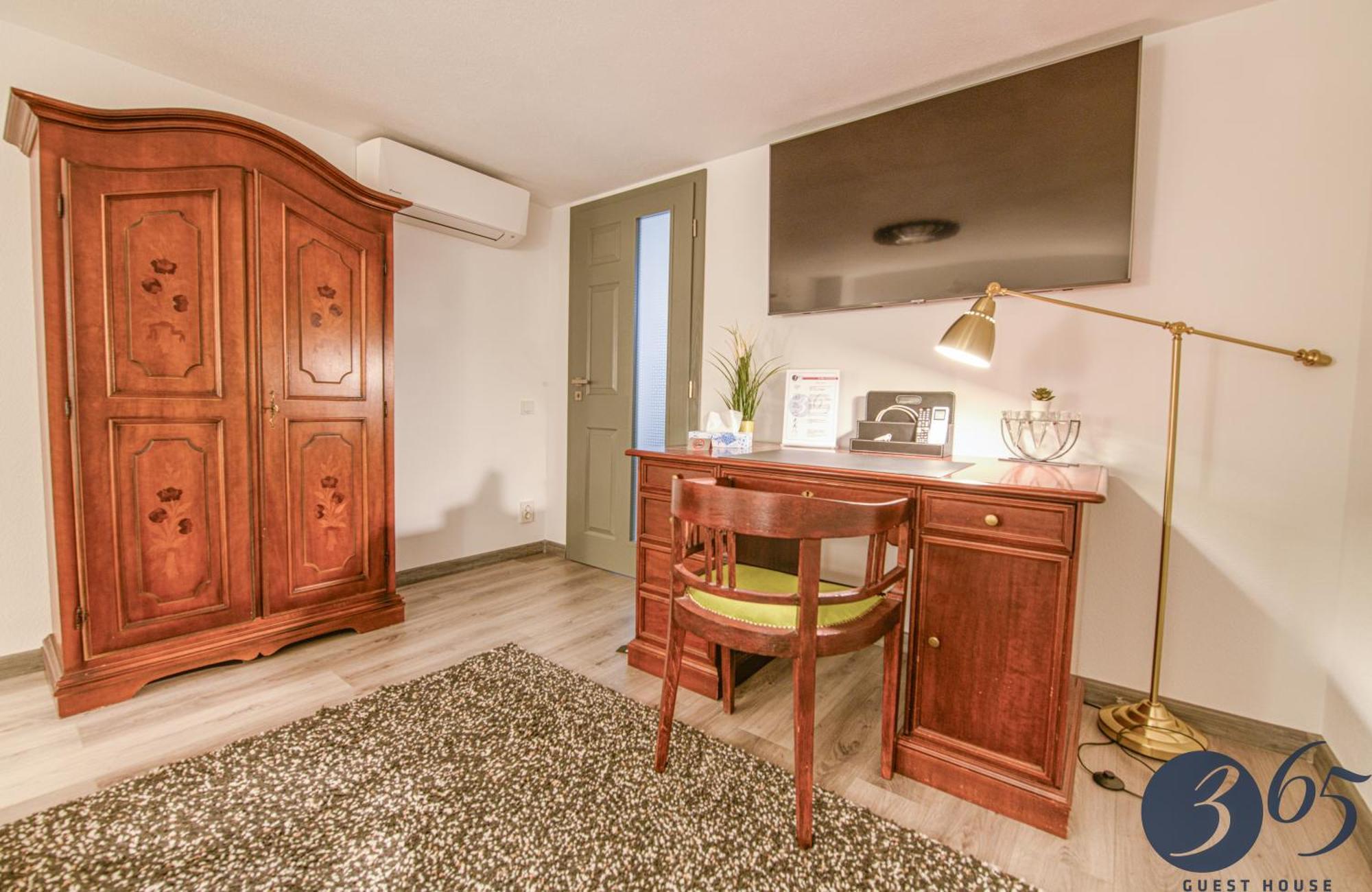365 Guest House Хунедоара Екстер'єр фото