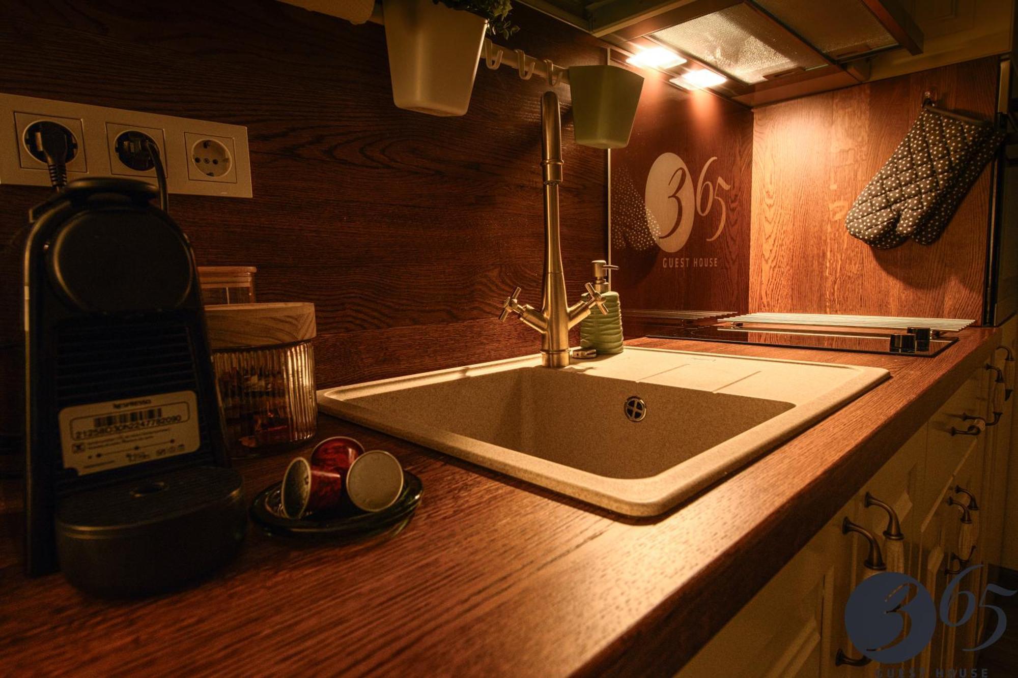 365 Guest House Хунедоара Екстер'єр фото