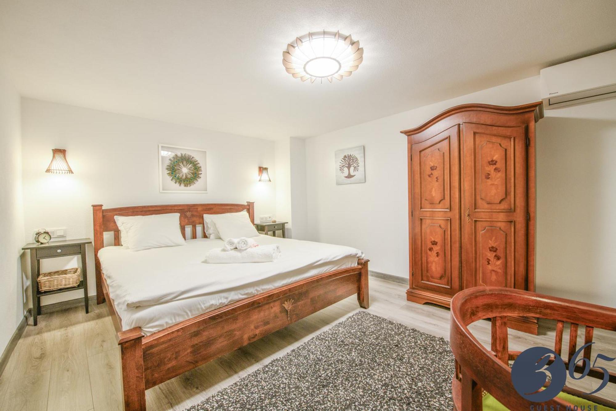 365 Guest House Хунедоара Екстер'єр фото