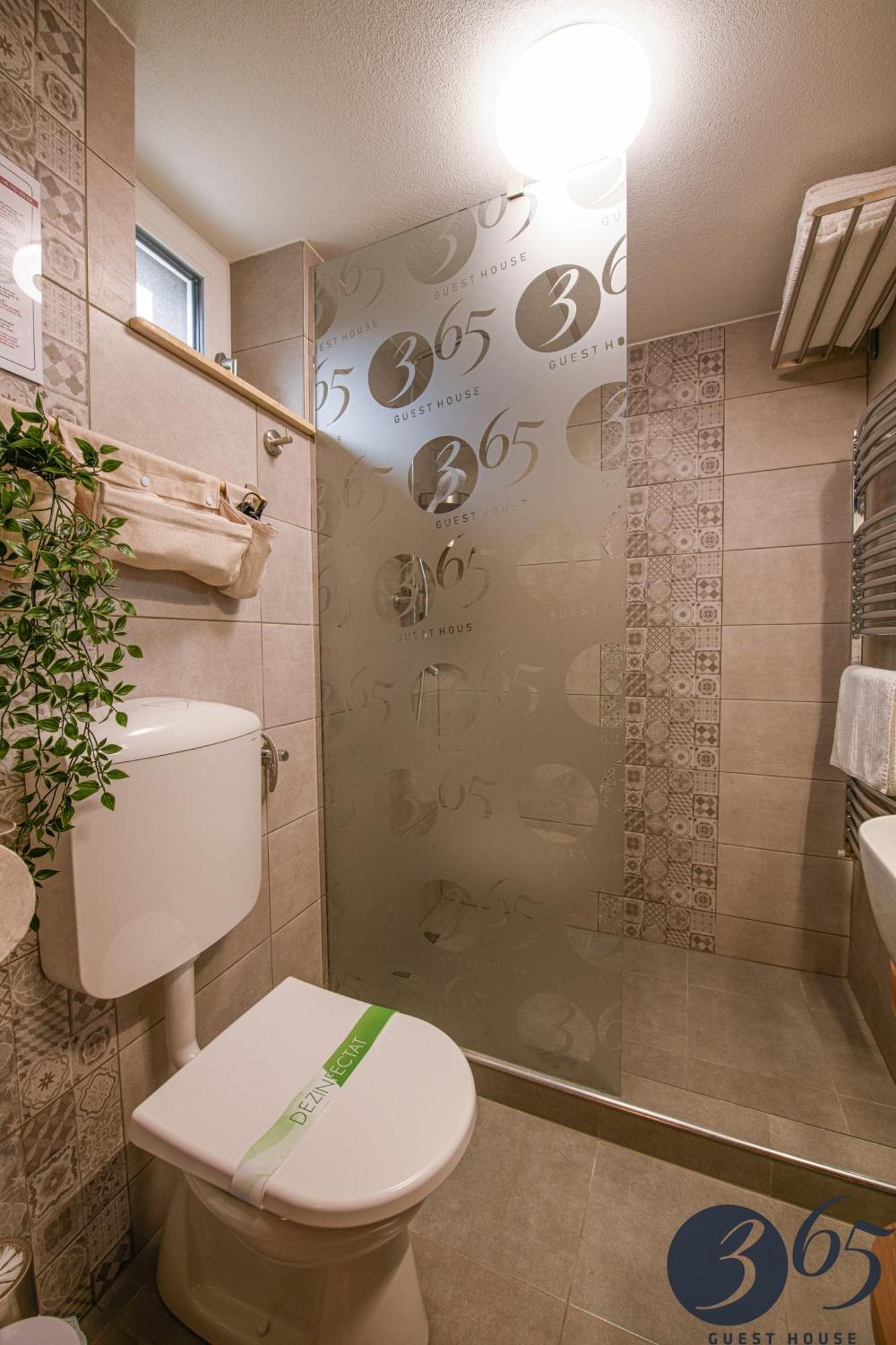 365 Guest House Хунедоара Екстер'єр фото