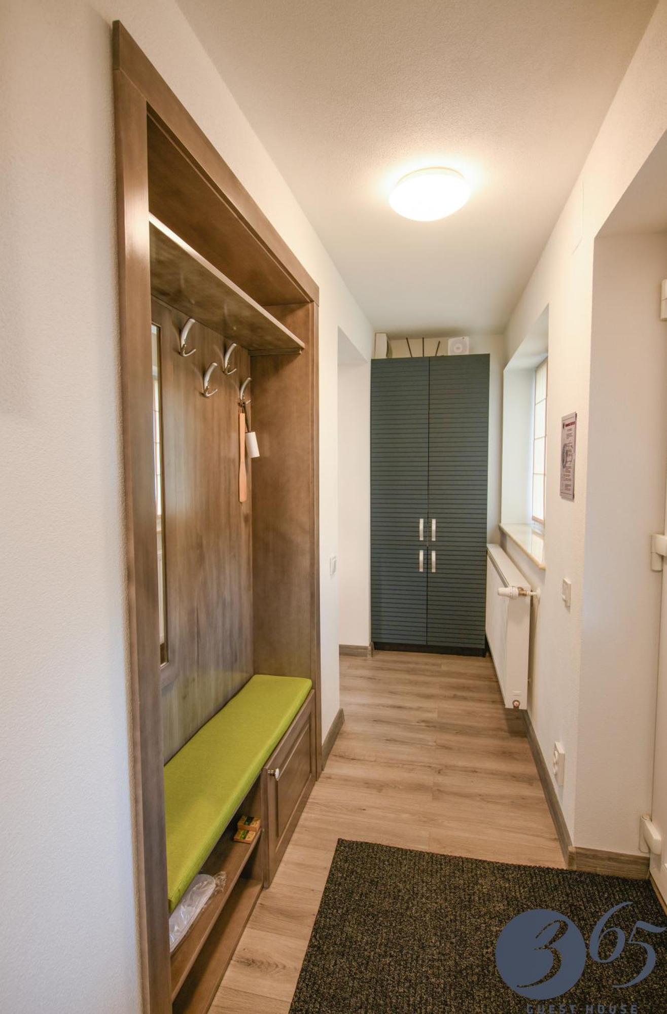 365 Guest House Хунедоара Екстер'єр фото